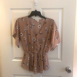 Short sleeve floral peplum top